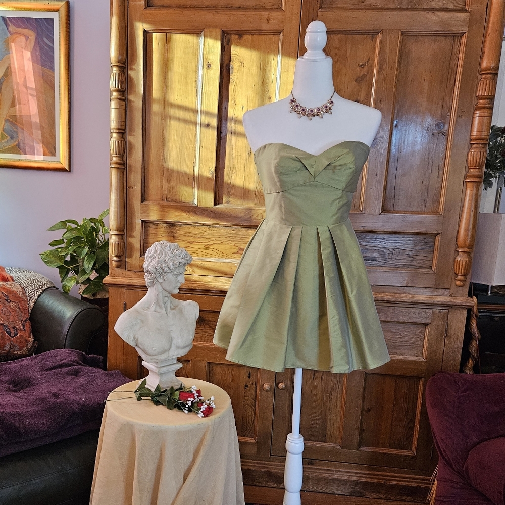 JIM HJELM design, Size 8. Elegant Short tea green strapless cocktail dress.